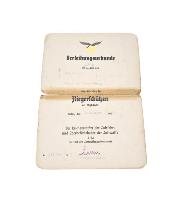 HJ (Hitlerjugend) – Urkundenmappe mit Sporturkunde - Gebietsmeisterschaften 1941- Verleihungsurkunde für das Fliegerschützenabzeichen mit Blitzbündel – Bild 2