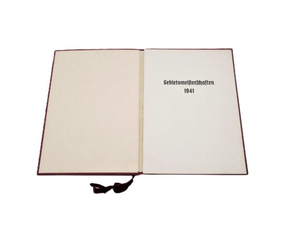 HJ (Hitlerjugend) – Urkundenmappe mit Sporturkunde - Gebietsmeisterschaften 1941- Verleihungsurkunde für das Fliegerschützenabzeichen mit Blitzbündel – Bild 4