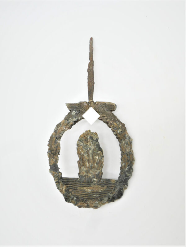 Minensucher (Kriegsabzeichen für Minensuch-, U-Boots-, Jagd- und Sicherungsverbände) – Hersteller R. K. (Rudolf Karneth, Gablonz) - Bodenfund – Bild 2