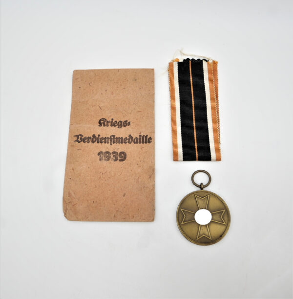 Medaille für Kriegsverdienst 1939 – Kriegsverdienstmedaille - Mit Verleihungstüte - Hersteller Rudolf Souval, Wien 62
