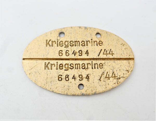 Erkennungsmarke eines Angehörigen der Kriegsmarine - 66494/44 - EKM – Dogs Tag – Bild 2