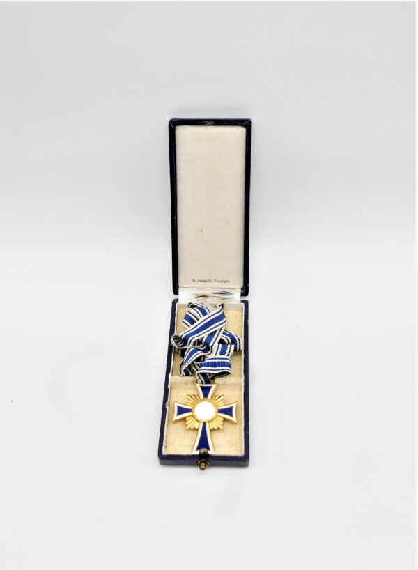 Mutterkreuz Gold im Etui - Verleihungsetui - Hersteller R. Hauschild, Pforzheim