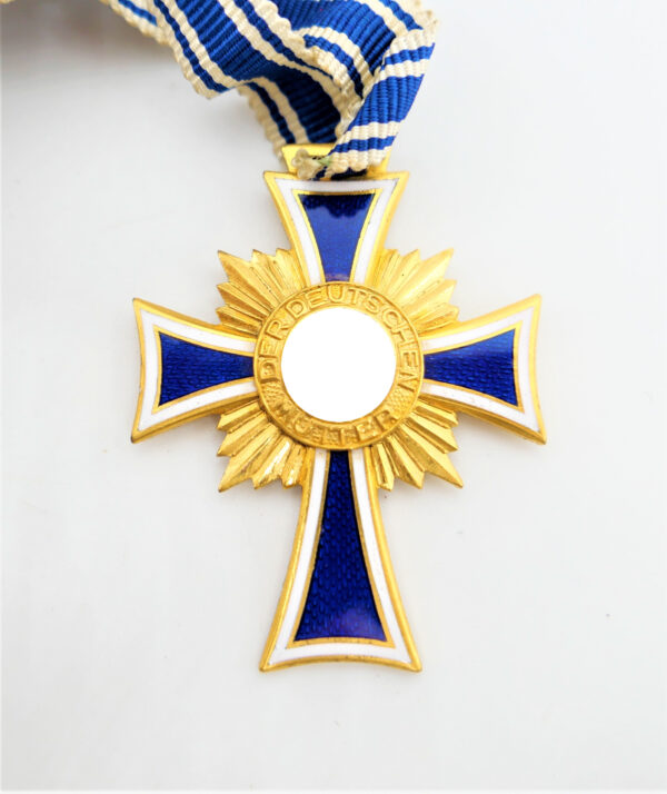 Mutterkreuz Gold im Etui - Verleihungsetui - Hersteller R. Hauschild, Pforzheim – Bild 2