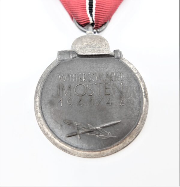 Medaille Winterschlacht im Osten 1941/42 – Hersteller 3 (Wilhelm Deumer, Lüdenscheid) - WIO – Bild 3