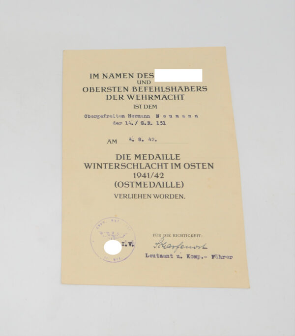 Urkunde zur Medaille Winterschlacht im Osten - Eines Obergefreiten des 14./G.R. 151 - DAF Ausweis – Bild 2