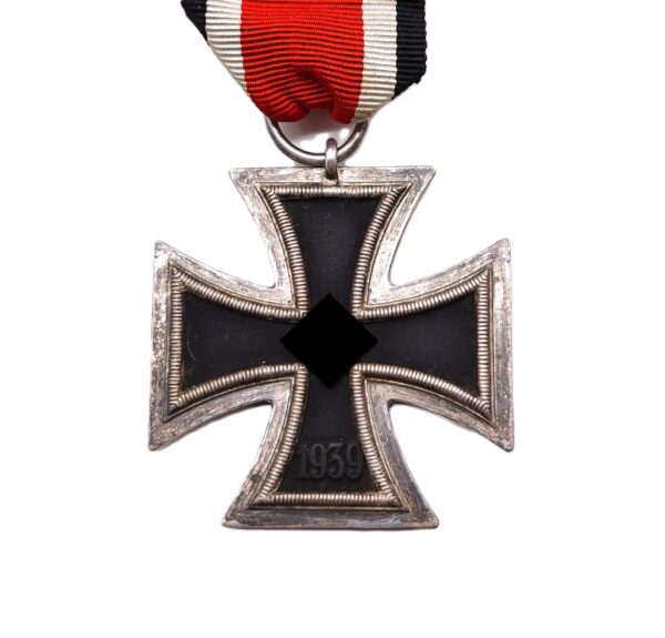 Eisernes Kreuz 2. Klasse 1939 – Hersteller 24 (Arbeitsgemeinschaft der Hanauer Plakettenhersteller, Hanau am Main) – Mit Zusatzpunze - EK