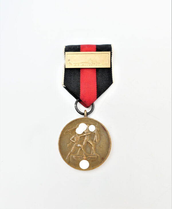 Medaille zur Erinnerung an den 1. Oktober 1938 mit der Auflage Prager Burg – Im Etui – Bild 3