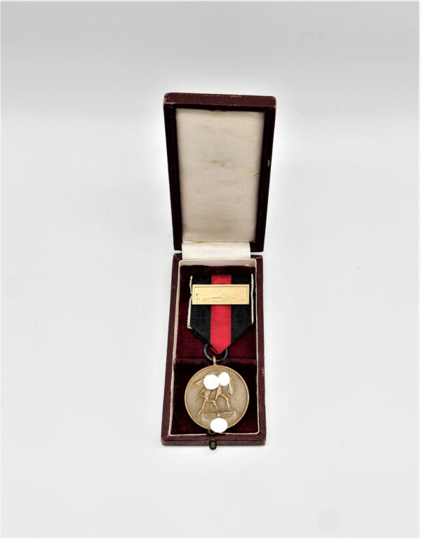 Medaille zur Erinnerung an den 1. Oktober 1938 mit der Auflage Prager Burg – Im Etui – Bild 2