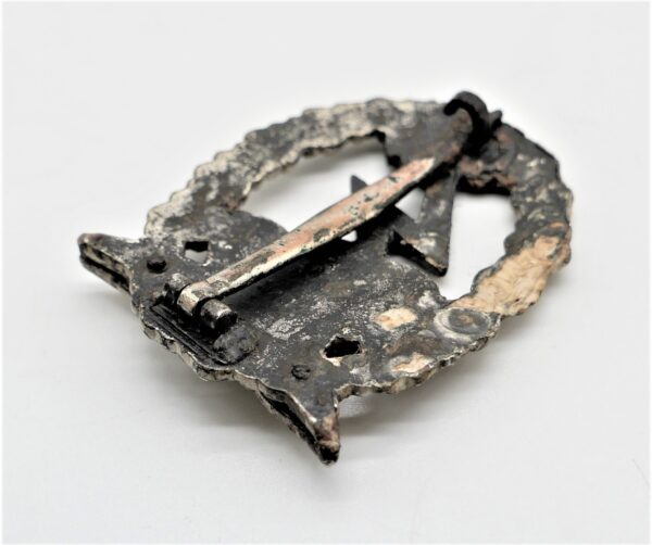 Erdkampfabzeichen der Luftwaffe – Hersteller R. K. (Rudolf Karneth, Gablonz) – Bodenfund – Bild 4