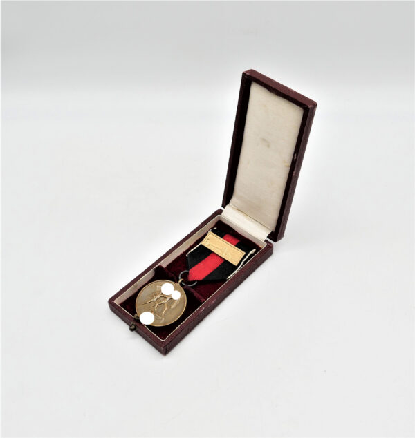 Medaille zur Erinnerung an den 1. Oktober 1938 mit der Auflage Prager Burg – Im Etui