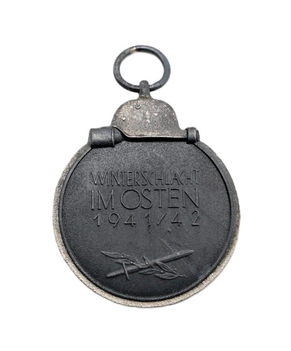 Medaille Winterschlacht im Osten 1941/42 – Hersteller 19 (E. Ferdinand Wiedmann, Frankfurt) – Mit Verleihungstüte - WIO – Bild 3