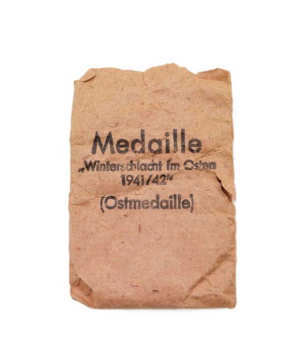 Medaille Winterschlacht im Osten 1941/42 – Hersteller 19 (E. Ferdinand Wiedmann, Frankfurt) – Mit Verleihungstüte - WIO – Bild 5