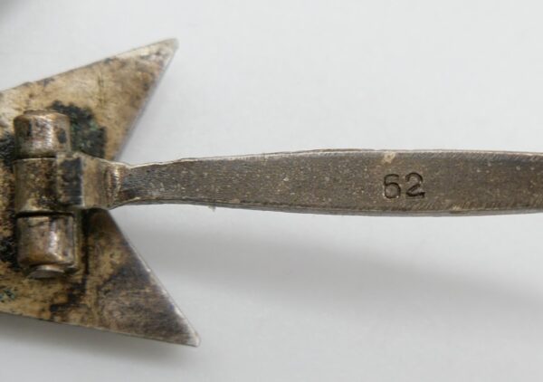 Kriegsverdienstkreuz 1. Klasse mit Schwerter – Hersteller 62 (Kerbach & Oesterhelt, Dresden) – Bild 6