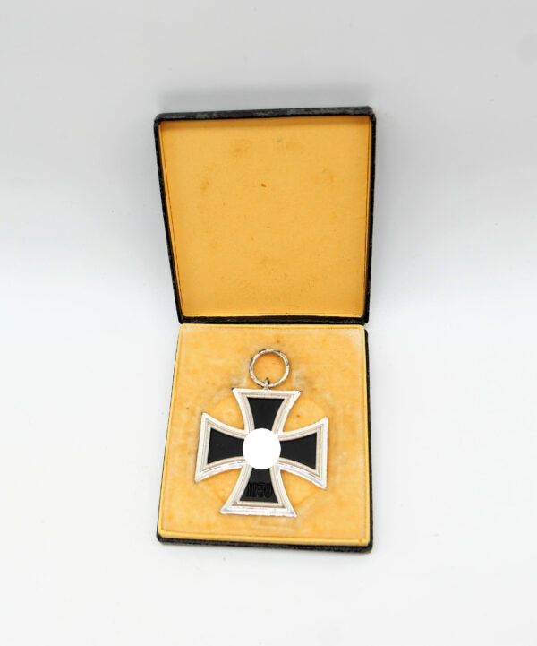 Eisernes Kreuz 2. Klasse 1939 – Hersteller L/11 (Wilhelm Deumer, Lüdenscheid) - Im frühen LDO Etui - 1. Form