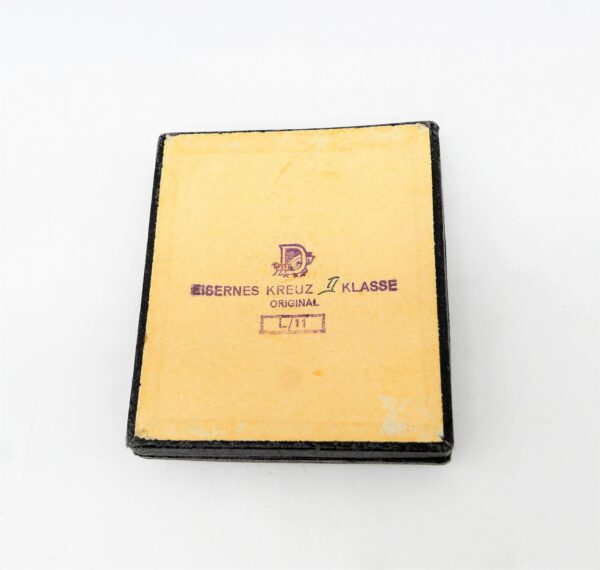 Eisernes Kreuz 2. Klasse 1939 – Hersteller L/11 (Wilhelm Deumer, Lüdenscheid) - Im frühen LDO Etui - 1. Form – Bild 7