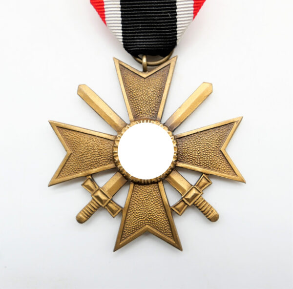 Kriegsverdienstkreuz 2. Klasse mit Schwerter – Hersteller 85 (Julius Pietsch, Gablonz) - KVK