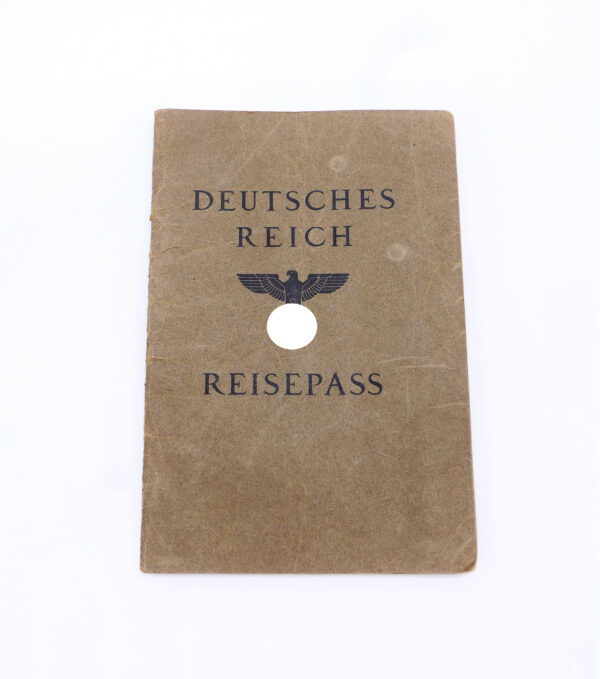 Deutsches Rotes Kreuz (DRK) Personal Ausweis - Mitgliedskarte DRL - Reisepass Deutsches Reich - Papiere eines Mannes – Bild 8
