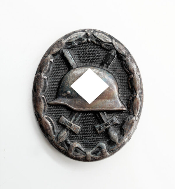 Verwundetenabzeichen Schwarz – Hersteller 32 (W. Hobacher, Wien) – VWA