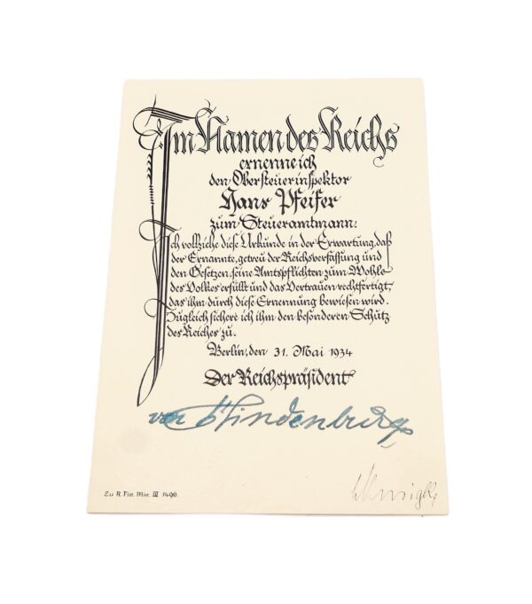 Urkunden in Schmuckmappe zum Steueramtmann und Regierungsrat - Unterschrift von Hindenburg und Johann Ludwig Graf Schwerin von Krosik – Bild 2