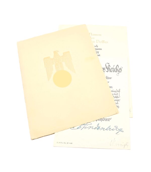 Urkunden in Schmuckmappe zum Steueramtmann und Regierungsrat - Unterschrift von Hindenburg und Johann Ludwig Graf Schwerin von Krosik