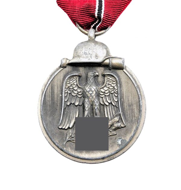 Medaille Winterschlacht im Osten 1941/42 – Hersteller 110 (Otto Zappe, Gablonz) mit doppelt gepunzten Bandring - WIO