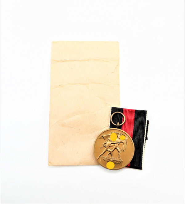 Medaille zur Erinnerung an den 1. Oktober 1938 – Sudetenland-Medaille mit Verleihungstüte – Hersteller Eugen Schmidthäußler, Pforzheim