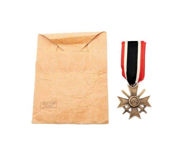 Kriegsverdienstkreuz 2. Klasse mit Schwerter – Mit großer Verleihungstüte – Hersteller Wilhelm Deumer, Lüdenscheid – KVK – Bild 2
