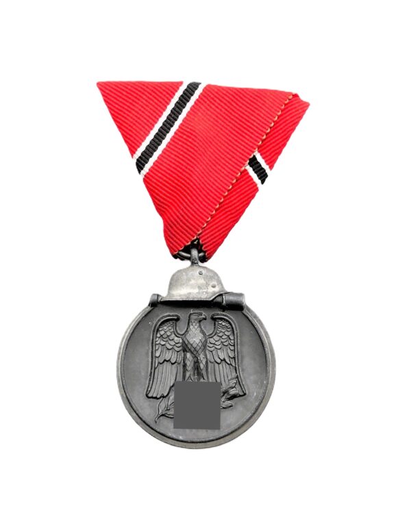 Medaille Winterschlacht im Osten 1941/42 - Am Dreiecksband - Trageweise Österreich - WIO