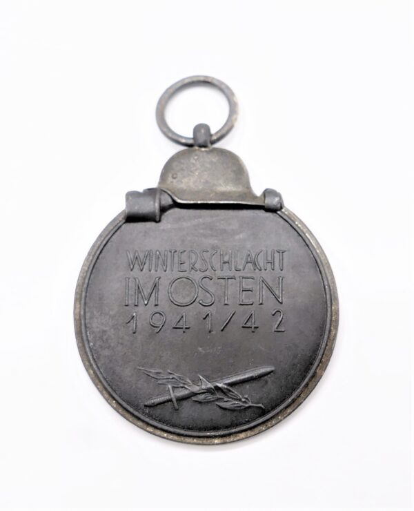 Medaille Winterschlacht im Osten – Hersteller 107 (Carl Wild, Hamburg) – Mit der seltenen Verleihungstüte - WIO – Bild 3