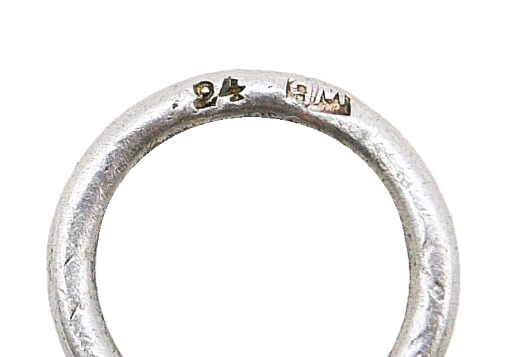 Eisernes Kreuz 2. Klasse 1939 – Hersteller 24 (Arbeitsgemeinschaft der Hanauer Plakettenhersteller, Hanau am Main) – Mit Zusatzpunze WB – EK – Bild 3