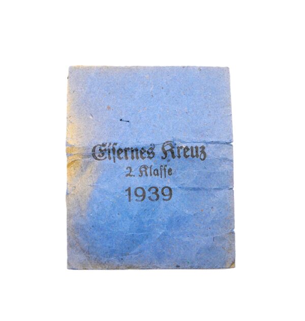 Verleihungstüte - Eisernes Kreuz 2. Klasse 1939 – Hersteller Walter & Henlein, Gablonz – EK