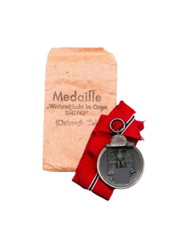 Medaille Winterschlacht im Osten 1941/42 – Hersteller 19 (E. Ferdinand Wiedmann, Frankfurt) – Mit Verleihungstüte – WIO