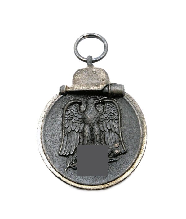 Medaille Winterschlacht im Osten 1941/42 – Hersteller 19 (E. Ferdinand Wiedmann, Frankfurt) – Mit Verleihungstüte – WIO – Bild 2