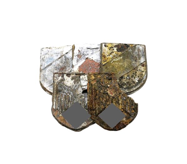 Embleme für den Tropenhelm des Afrika Korps (DAK) – Bodenfund – Emblem