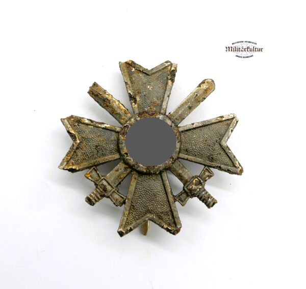 Kriegsverdienstkreuz 1. Klasse mit Schwerter – Hersteller 3 (Wilhelm Deumer, Lüdenscheid) – KVK