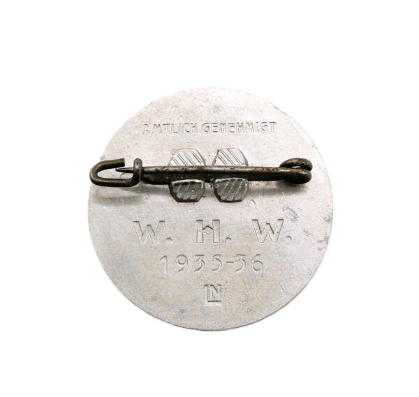 Abzeichen - WHW (Winterhilfswerk) 1935-36 - Aluminium – Kopfbild Adolf Hitler - Hersteller Lauer, Nürnberg – Bild 2