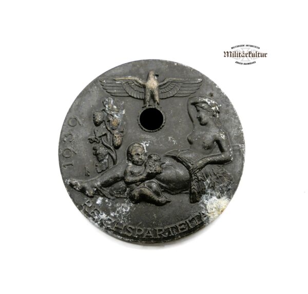 Abzeichen – Reichsparteitag 1939 – Hersteller RZM M9/219 (AUGUSTIN HIEKE, TYSSA SUDETENLAND) – RPT