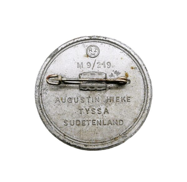 Abzeichen – Reichsparteitag 1939 – Hersteller RZM M9/219 (AUGUSTIN HIEKE, TYSSA SUDETENLAND) – RPT – Bild 2