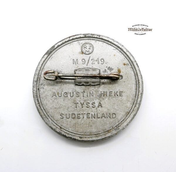 Abzeichen – Reichsparteitag 1939 – Hersteller RZM M9/219 (AUGUSTIN HIEKE, TYSSA SUDETENLAND) – RPT – Bild 2