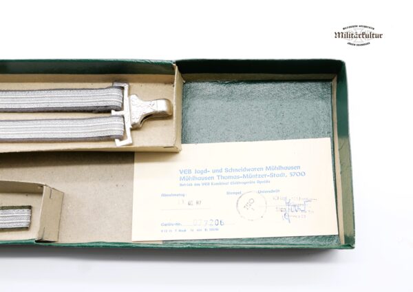 DDR - NVA Dolch für Offiziere der Landstreitkräfte - Im orginal Karton mit Gehänge - Nummerngleich - Mühlhausen – Bild 6