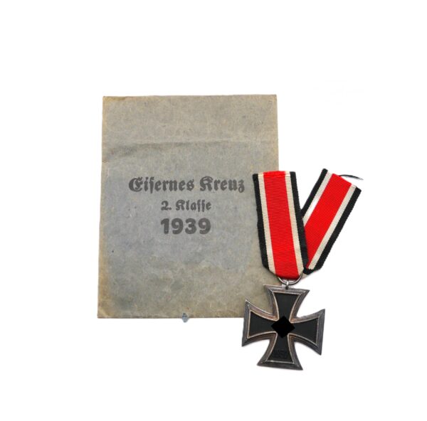 Eisernes Kreuz 2. Klasse 1939 mit Verleihungstüte – Hersteller 98 (Rudolf Souval, Wien) – EK