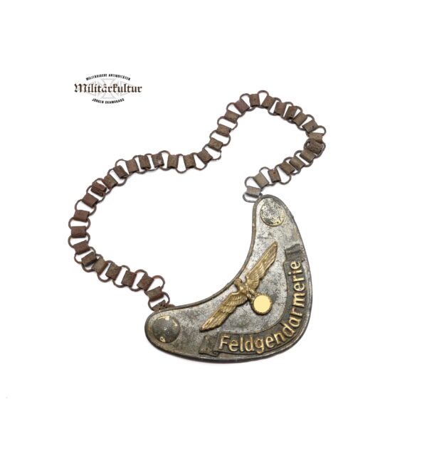 Ringkragen Feldgendarmerie mit Kette – Top Bodenfund