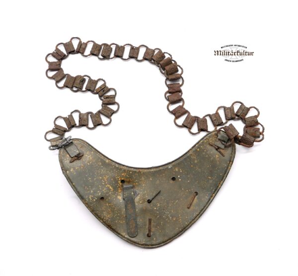 Ringkragen Feldgendarmerie mit Kette – Top Bodenfund – Bild 4