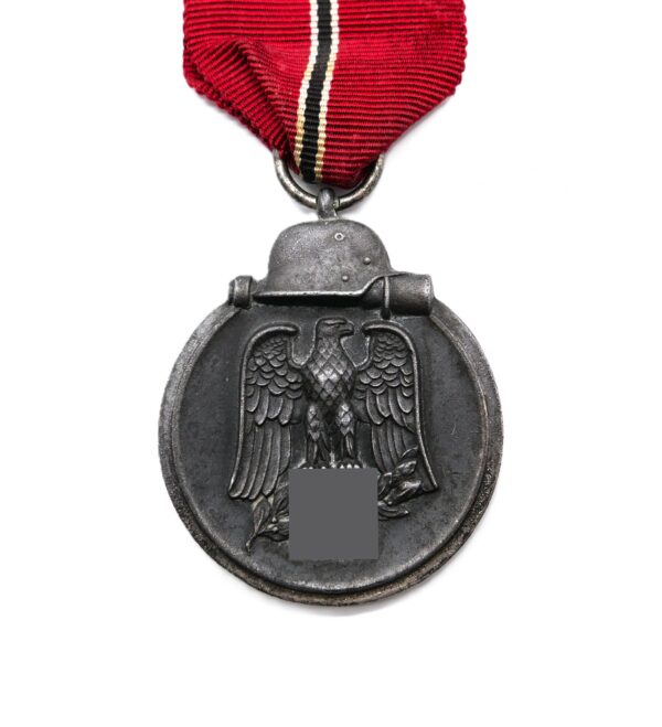Medaille Winterschlacht im Osten 1941/42 – Hersteller 19 (E. Ferdinand Wiedmann, Frankfurt/Am Main) – WIO