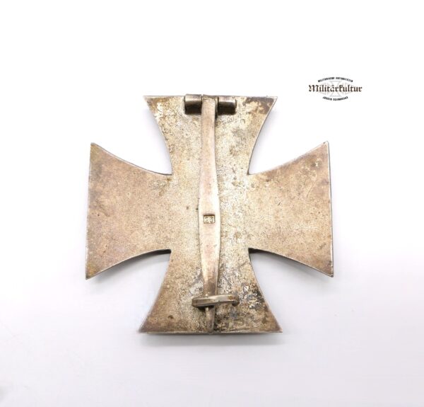 Eisernes Kreuz 1. Klasse 1939 – Hersteller 26 (B. H. Mayer, Pforzheim) – Leicht gewölbt – EK – Bild 2