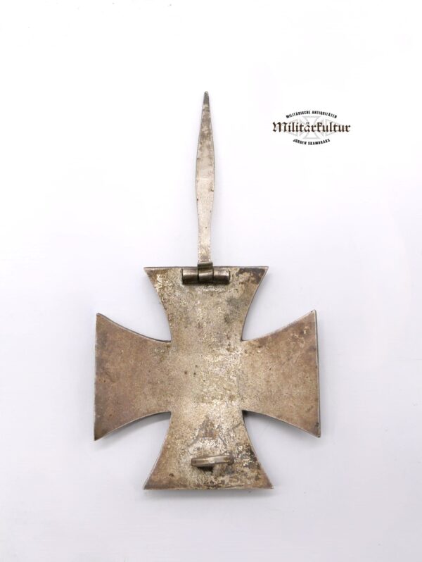 Eisernes Kreuz 1. Klasse 1939 – Hersteller 26 (B. H. Mayer, Pforzheim) – Leicht gewölbt – EK – Bild 3