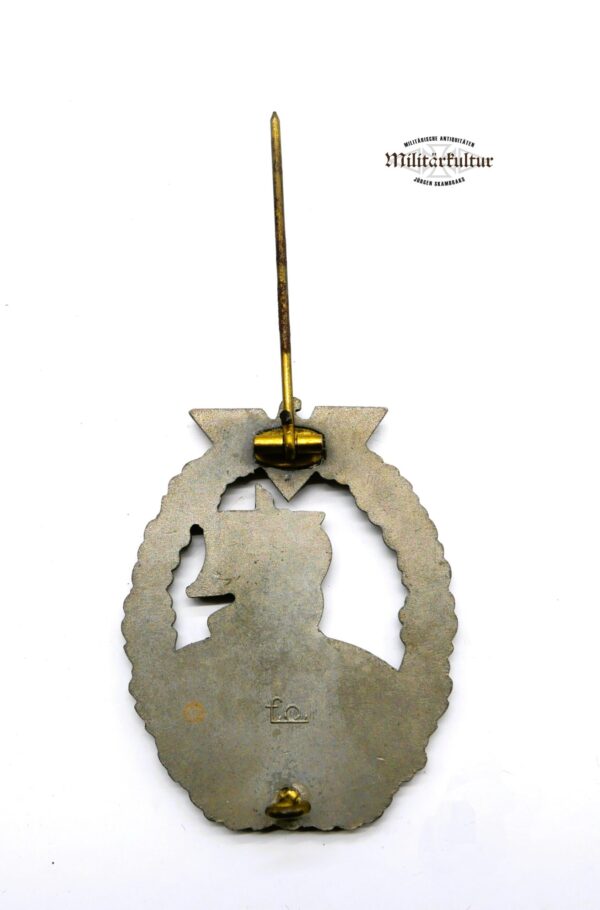Hilfskreuzer Kriegsabzeichen – Hersteller f. o. (Friedrich Orth, Wien) – HKA – Ungetragener Zustand – Bild 4