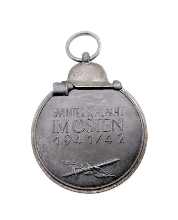Medaille Winterschlacht im Osten – Hersteller 107 (Carl Wild, Hamburg) – Mit der seltenen Verleihungstüte – WIO – Bild 3