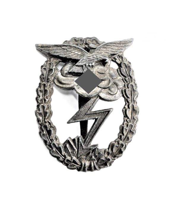 Erdkampfabzeichen der Luftwaffe – Hersteller R. K. (Rudolf Karneth, Gablonz) – EKA