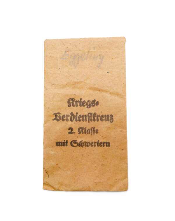 Kriegsverdienstkreuz 2. Klasse mit Schwerter – Mit der Verleihungstüte – Hersteller Ph. Türk`s Witwe, Wien 107 – KVK – Bild 3